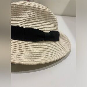 Talula by Aritzia never worn straw hat